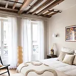 Ile-Saint-Louis Apartment