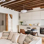 Ile-Saint-Louis Apartment